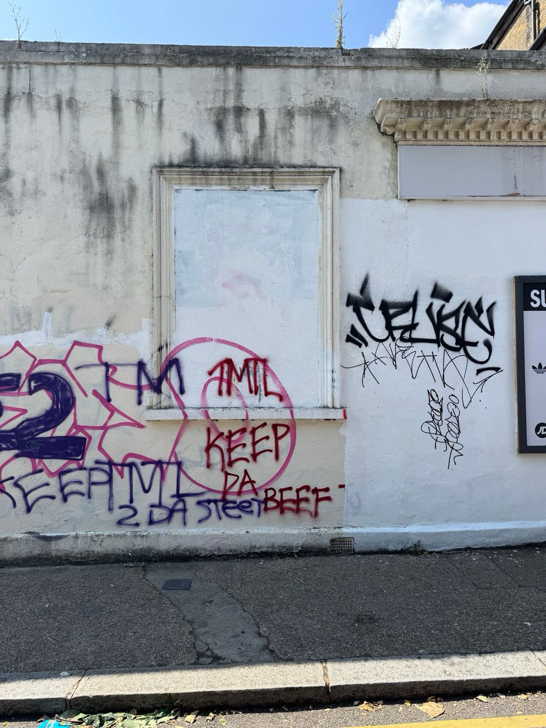 25 Ravenscroft Stree / REMOVED! mosaic artwork in London