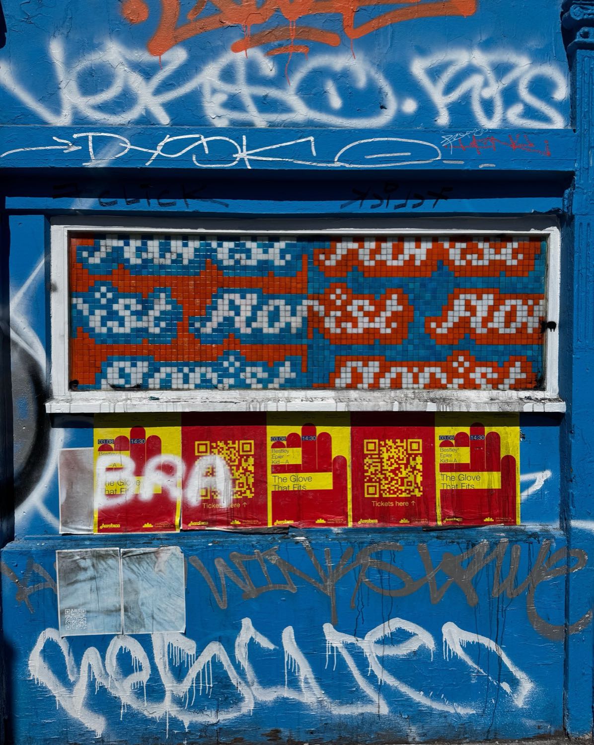 Sclater Street / Junction of Bethnal Green Road mosaic artwork in London