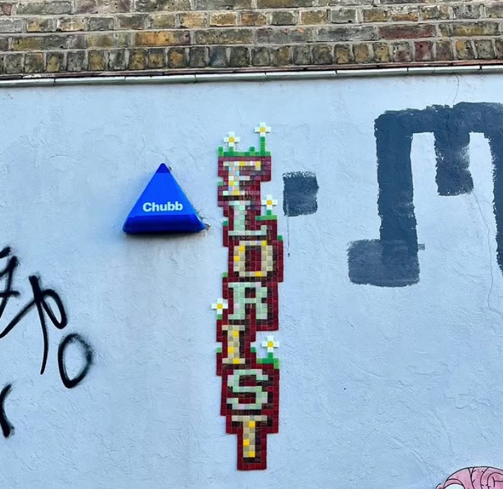 Pritchard's Road / Opposite 'Mama Shelter' mosaic artwork in London