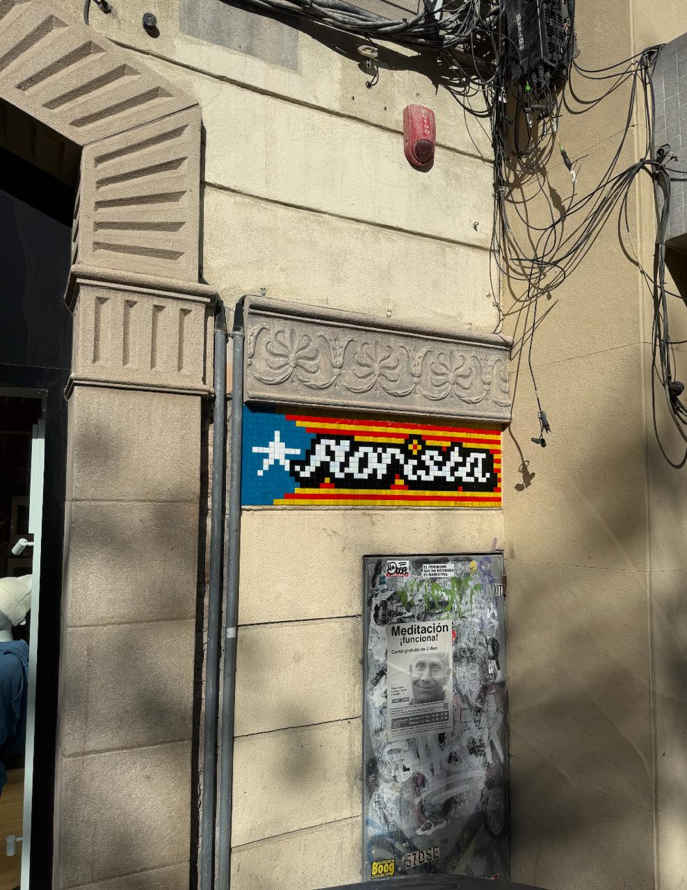 Catalan Florista mosaic artwork in Barcelona